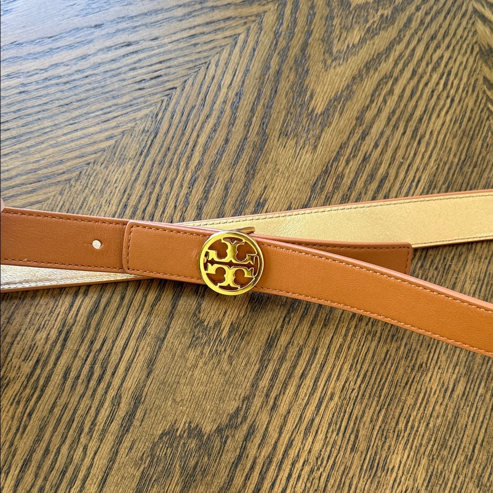 Tory Burch Tan Belt with Gold Emblem - Picture 3 of 3